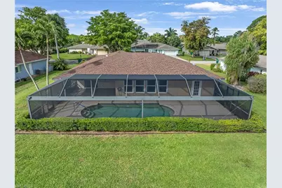 313 Forest Hills Blvd, Naples, FL 34113 - Photo 3
