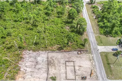 1081 Ainsworth St E, Lehigh Acres, FL 33974 - Photo 7