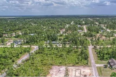 1081 Ainsworth St E, Lehigh Acres, FL 33974 - Photo 5