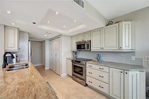 5550 Heron Point Dr, Naples, FL 34108 - Photo 9