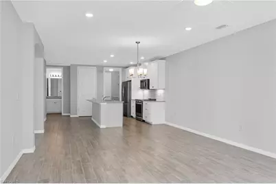 14559 Edgewater Cir, Naples, FL 34114 - Photo 7