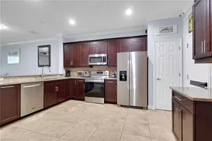 1289 Oxford Ln, Naples, FL 34105 - Photo 3