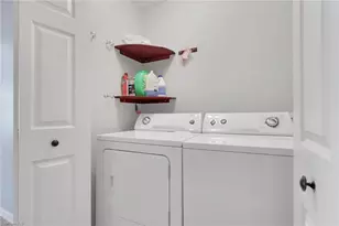 1289 Oxford Ln, Naples, FL 34105 - Photo 21