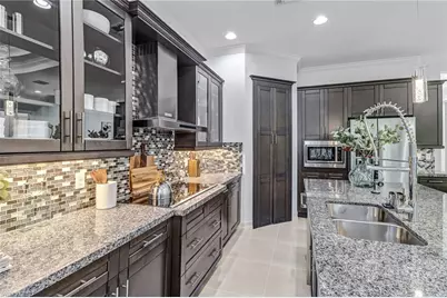 9264 Glenforest Dr, Naples, FL 34120 - Photo 13