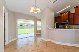 929 SW 31st St, Cape Coral, FL 33914 - Photo 7