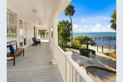 100 Fairview Ave, Fort Myers, FL 33905 - Photo 9