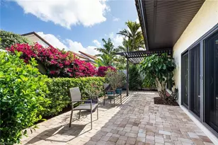 565 Tierra Mar Ln, Naples, FL 34108 - Photo 21