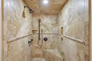 6585 Nicholas Blvd, Naples, FL 34108 - Photo 19