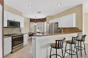 6285 Wilshire Pines Cir, Naples, FL 34109 - Photo 7