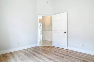 351 Pindo Palm Dr, Naples, FL 34104 - Photo 27