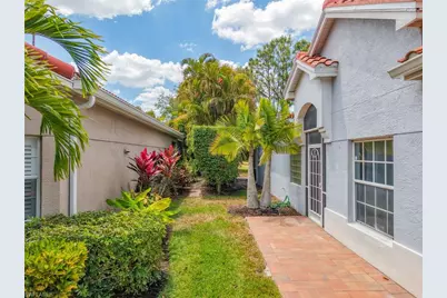 351 Pindo Palm Dr, Naples, FL 34104 - Photo 3