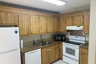 1531 Park Meadows Dr, Fort Myers, FL 33907 - Photo 5