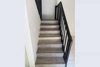 1531 Park Meadows Dr #4, Fort Myers, FL 33907 - Photo 9