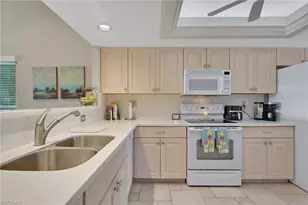 424 Foxtail Ct, Naples, FL 34104 - Photo 3