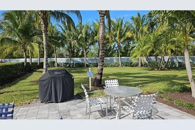 2305 Ariane Dr, Naples, FL 34112 - Photo 37