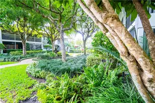 388 4th Ave S, Naples, FL 34102 - Photo 15