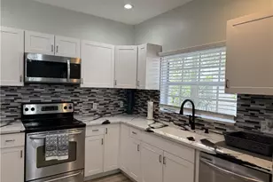 3304 Lisa Ln, Naples, FL 34109 - Photo 17