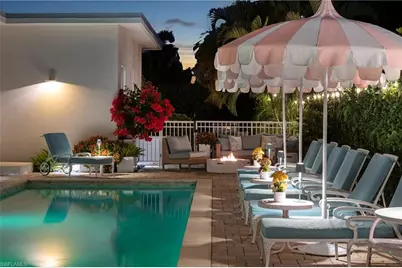 10042 Vanderbilt Dr, Naples, FL 34108 - Photo 29