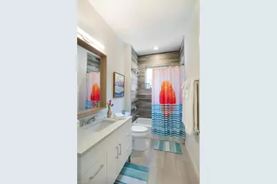 10042 Vanderbilt Dr, Naples, FL 34108 - Photo 11