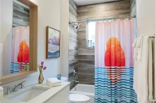 10042 Vanderbilt Dr, Naples, FL 34108 - Photo 11