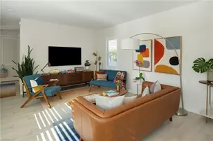 10042 Vanderbilt Dr, Naples, FL 34108 - Photo 9