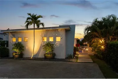 10042 Vanderbilt Dr, Naples, FL 34108 - Photo 33