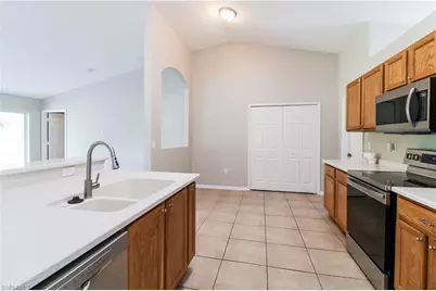 325 Lubdel Ave S, Lehigh Acres, FL 33974 - Photo 5