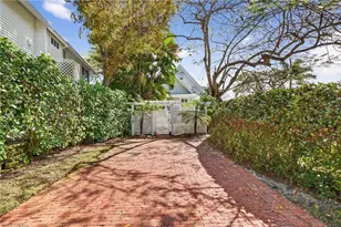 660 8th Ave S, Naples, FL 34102 - Photo 33