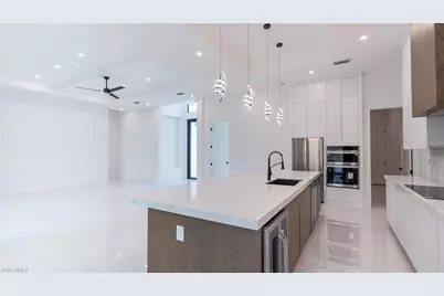 649 Golden Gate Blvd E, Naples, FL 34120 - Photo 9