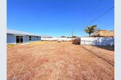 419 NE 16th Pl, Cape Coral, FL 33909 - Photo 23