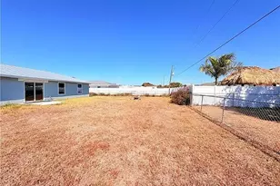 419 NE 16th Pl, Cape Coral, FL 33909 - Photo 23