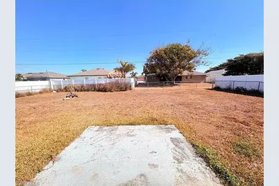 419 NE 16th Pl, Cape Coral, FL 33909 - Photo 21