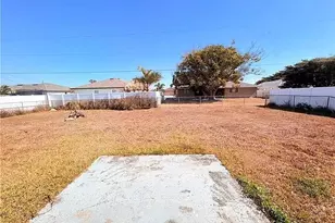 419 NE 16th Pl, Cape Coral, FL 33909 - Photo 21