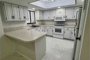 2101 Hibiscus Rd, Fort Myers, FL 33905 - Photo 5
