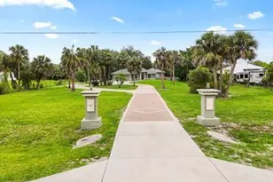 141 18th Ave NE, Naples, FL 34120 - Photo 3