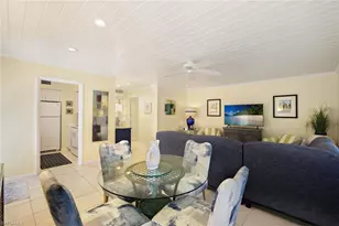 286 4th St S, Naples, FL 34102 - Photo 5