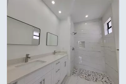 886 Milwaukee Blvd, Lehigh Acres, FL 33974 - Photo 9