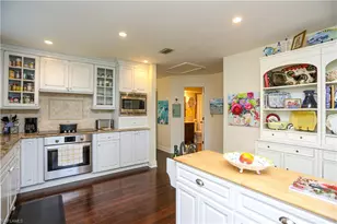 127 Bristol Ln, Naples, FL 34112 - Photo 17