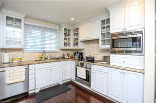 127 Bristol Ln, Naples, FL 34112 - Photo 19