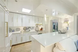 295 6th St N, Naples, FL 34102 - Photo 9