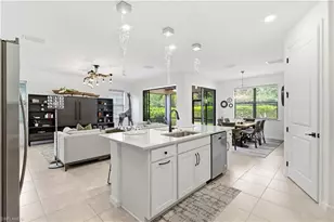 10475 Ventana Ln, Naples, FL 34120 - Photo 7