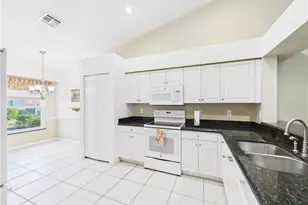 1704 Royal Cir, Naples, FL 34112 - Photo 11