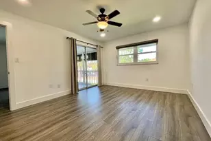 200 Valley Stream Dr, Naples, FL 34113 - Photo 7