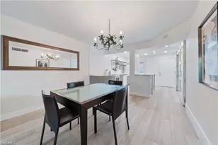 72 7th St S, Naples, FL 34102 - Photo 5