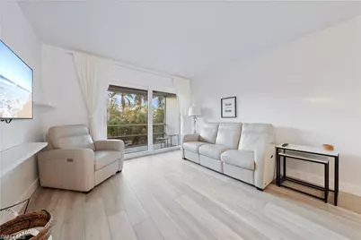 72 7th St S #310, Naples, FL 34102 - Photo 9