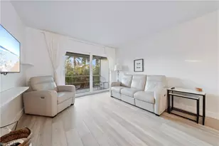 72 7th St S, Naples, FL 34102 - Photo 9