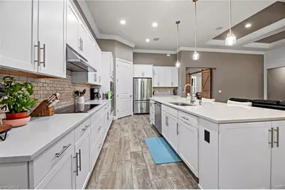 14021 Fenwood Ct, Estero, FL 33928 - Photo 9