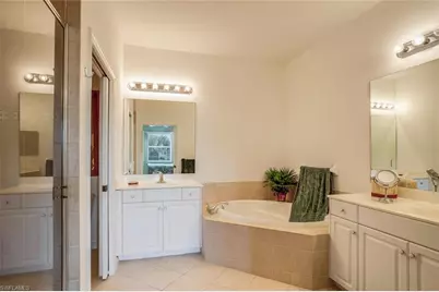 3980 Bishopwood Ct E #204, Naples, FL 34114 - Photo 15