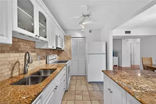 788 Park Shore Dr, Naples, FL 34103 - Photo 13