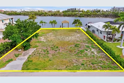 8061 Lagoon Rd, Fort Myers Beach, FL 33931 - Photo 9